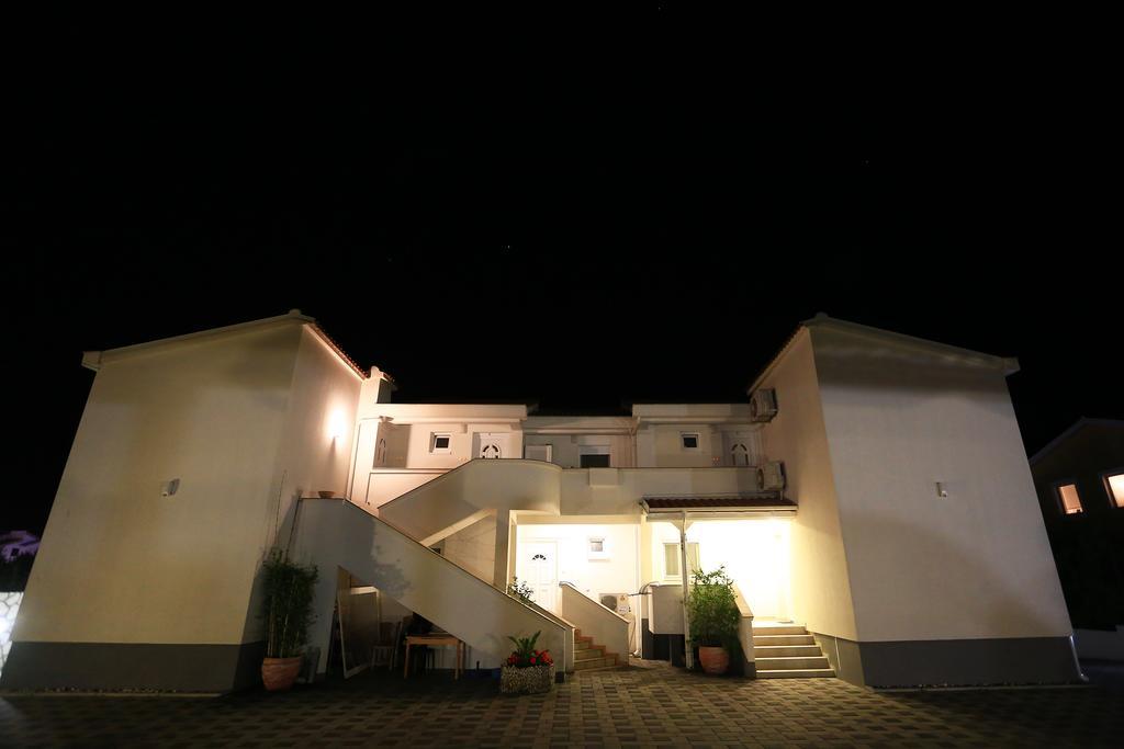 Micic *