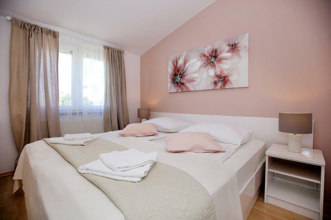 Micic Apartment *